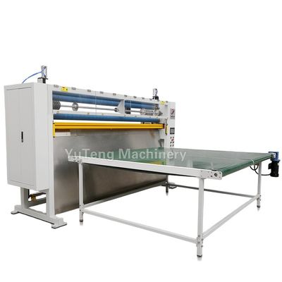Computerisierte Schneidmaschine zum Schneiden von Stoffblättern