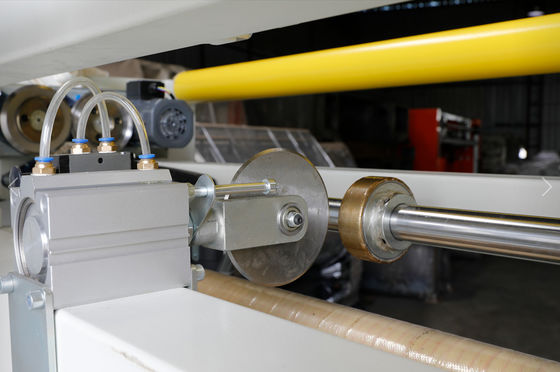 Automatisches Computerschneiden von Platten für das Quilten von Matratzen